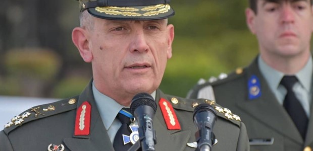 Αντίθετος με την κατάργηση της 1ης Στρατιάς 